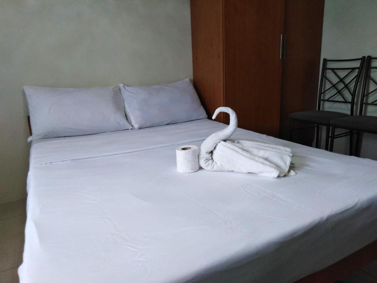 Horizon 101 A4 Near Robinson Mall Free Pool Wifi Cebu Exterior photo